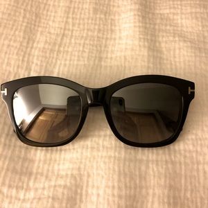 Tom Ford ‘Lauren’ sunglasses.
